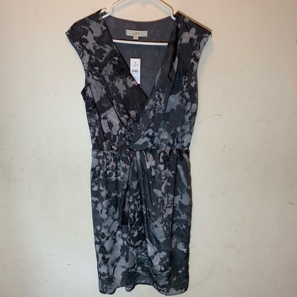 Loft Draped Front Gray Dress NWT Size 4 - Picture 4 of 9